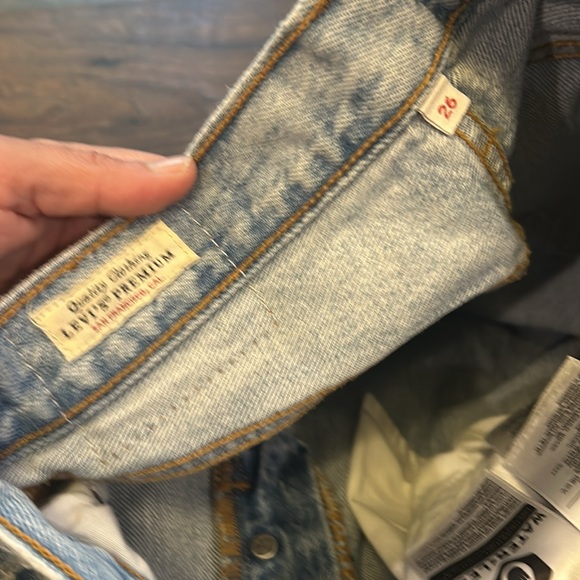 Levi’s wide leg crop 26 - Picture 4 of 8